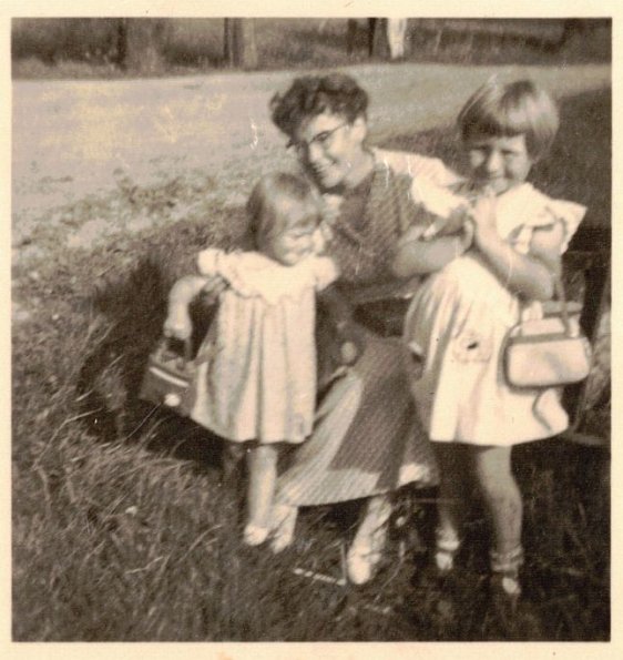 CCF_000081_TanteEricaundwir1957