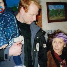 CCF_000507_2005 Jens, Nina, Oma_Antje