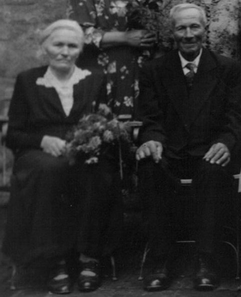 CCF_000498_OmaundOpaBösch1961